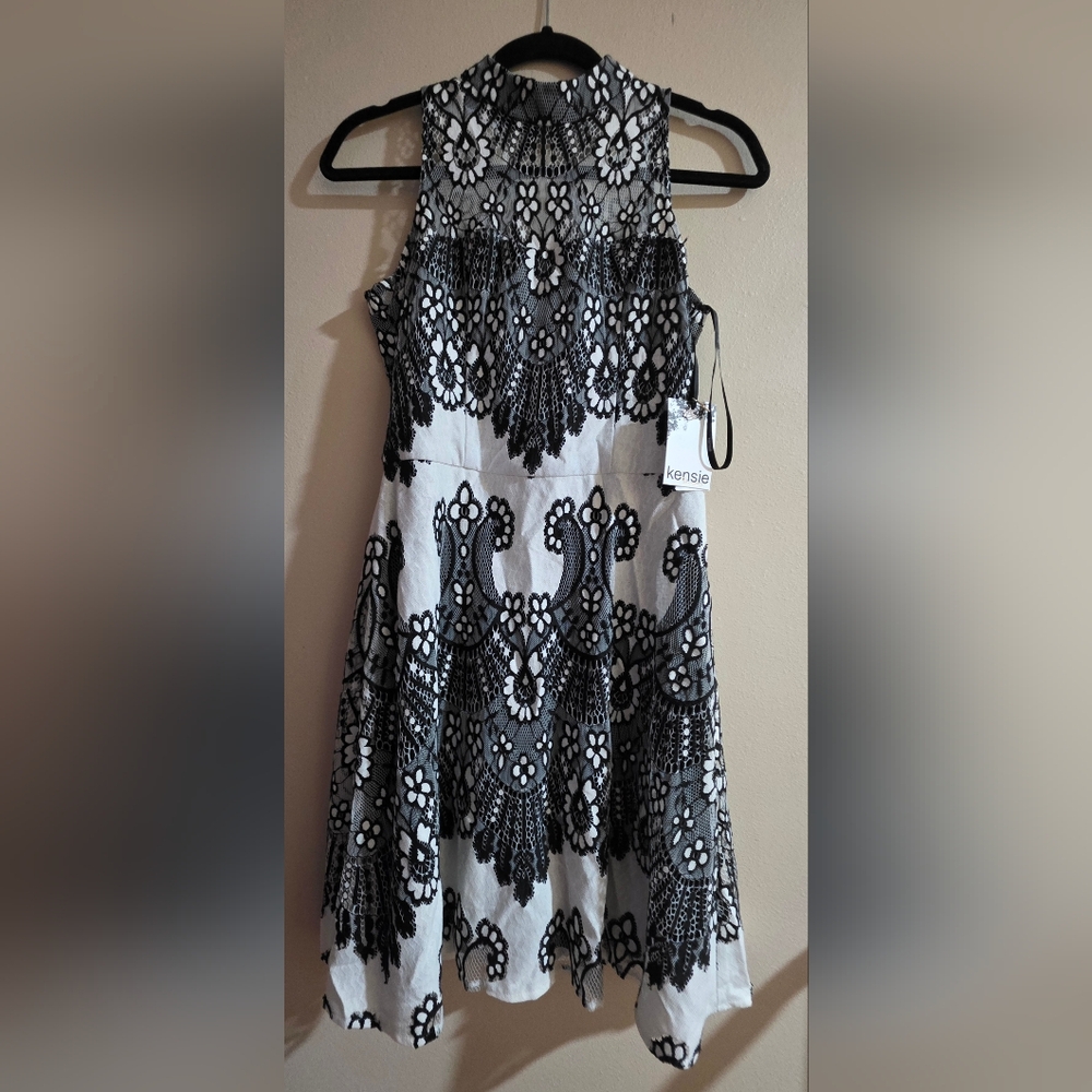 Kensie Monochrome Floral Lace Midi Dress